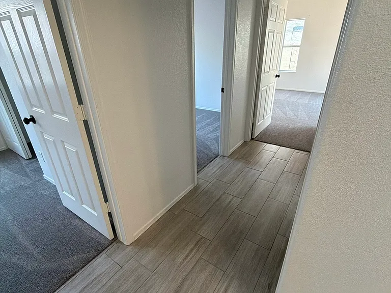 441 S Maple #101 — Photo 8