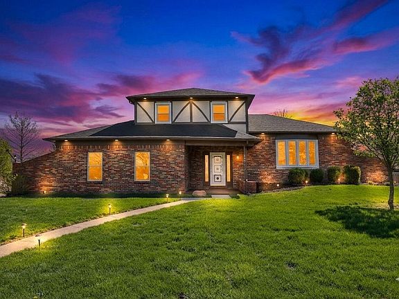 2nd image of 6347 Moundview Pl