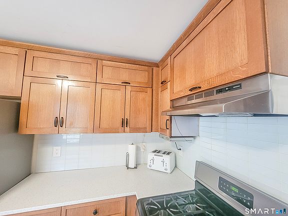 4th image of 107 Main Street