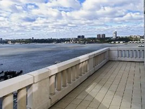 240 Riverside Boulevard image 1 of 1