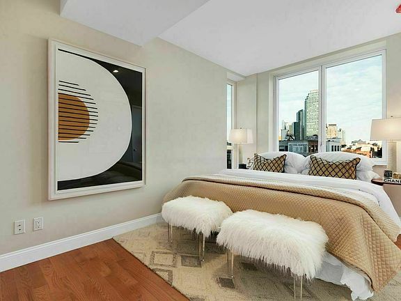 5th image of 4604 Vernon Blvd #5A