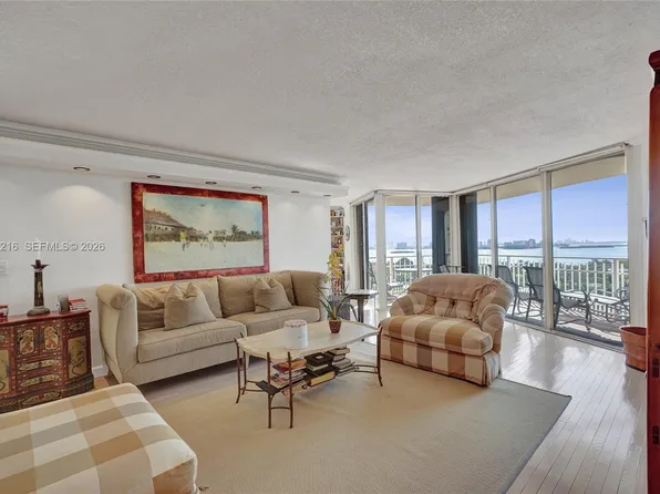 1000 Quayside Ter APT 1402, Miami, FL 33138