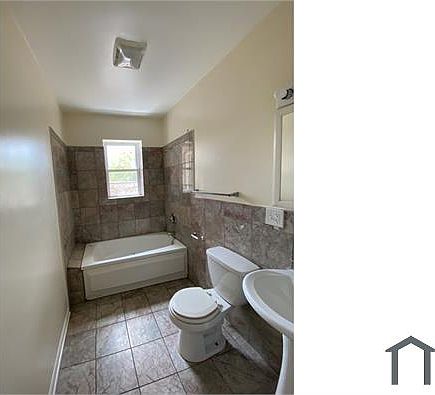 3rd image of 7318 S Dorchester Ave APT 2S