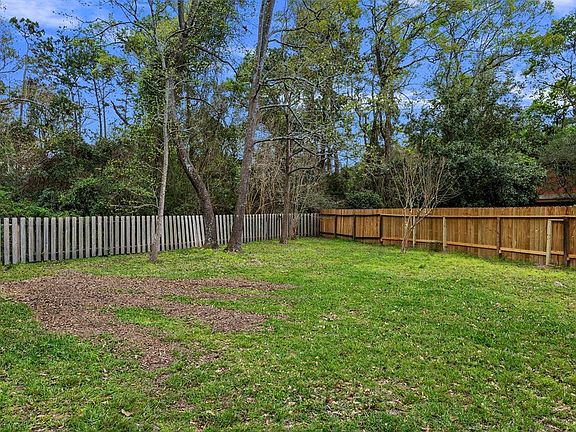 3rd image of 3822 Hill Springs Dr