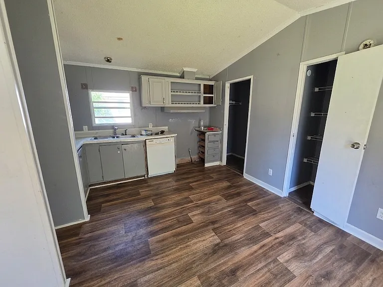 Swan Lake - Rent to Own — Photo 32