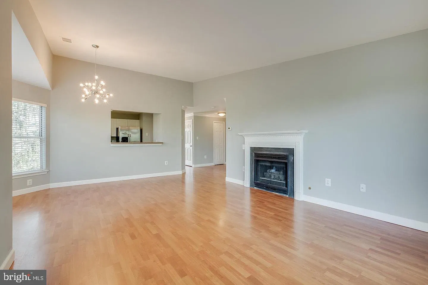Lakeshore Condo — Photo 3