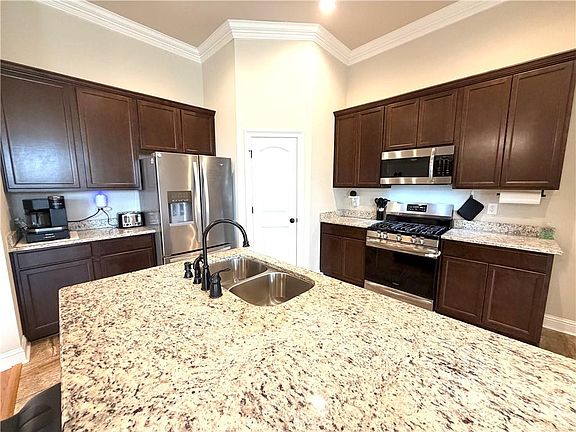 4th image of 751 Red Pine Dr