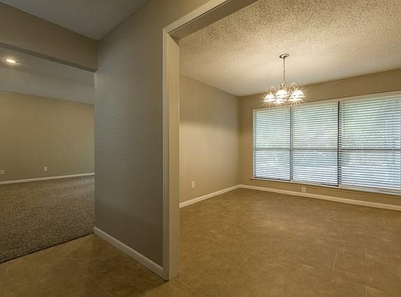 4th image of 3021 Hillcrest Ct
