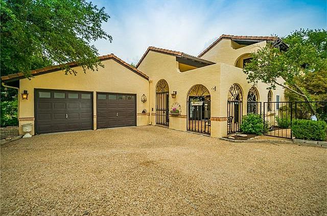 1st image of 104 Acapulco Dr