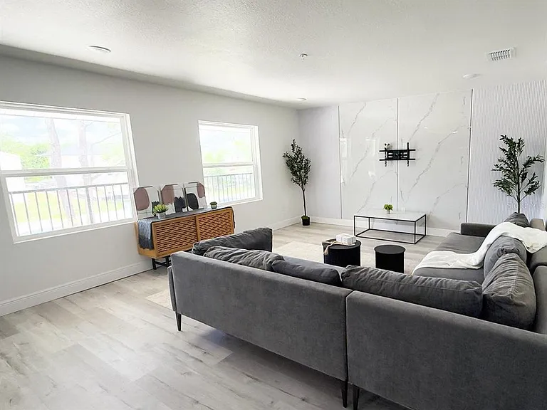 2201 Conway Dr #201 — Photo 7