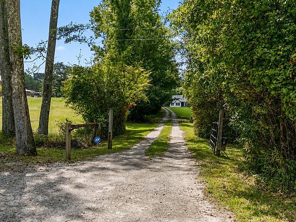 5th image of 584 Paynes Lake Rd