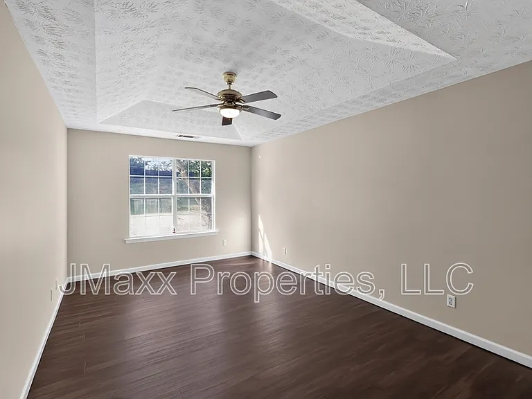 22 Canterbury Dr — Photo 10