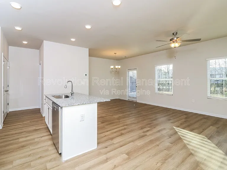 1002 Merritt Dr #2 — Photo 6