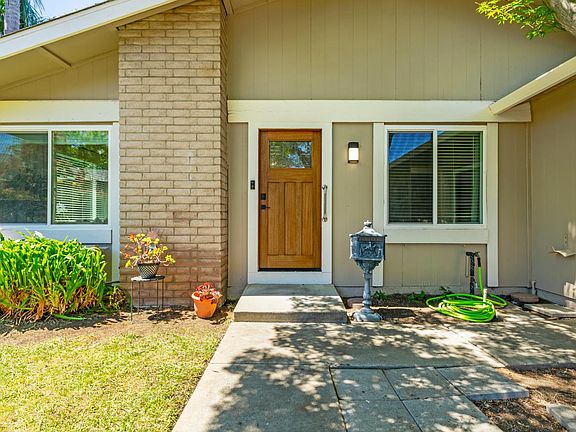 2nd image of 325 Endmoor Ct