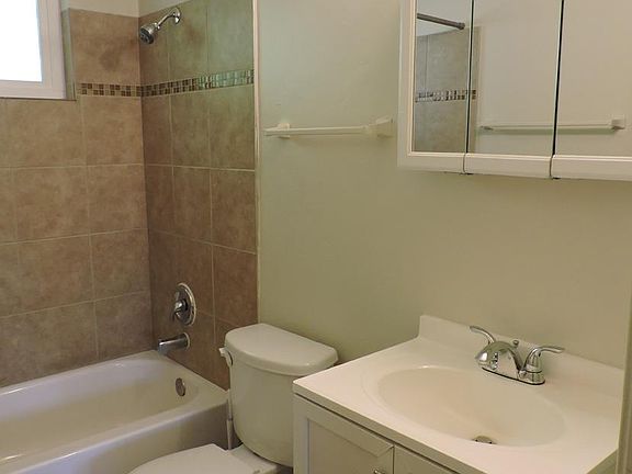3rd image of 2321 Q St #11