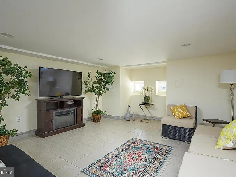1102 Trinidad Ave NE — Photo 14