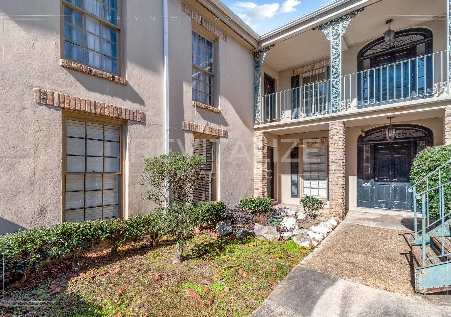 Charming 2 bedroom, 1.5 bathroom Apartment in Midtown! — Photo 4