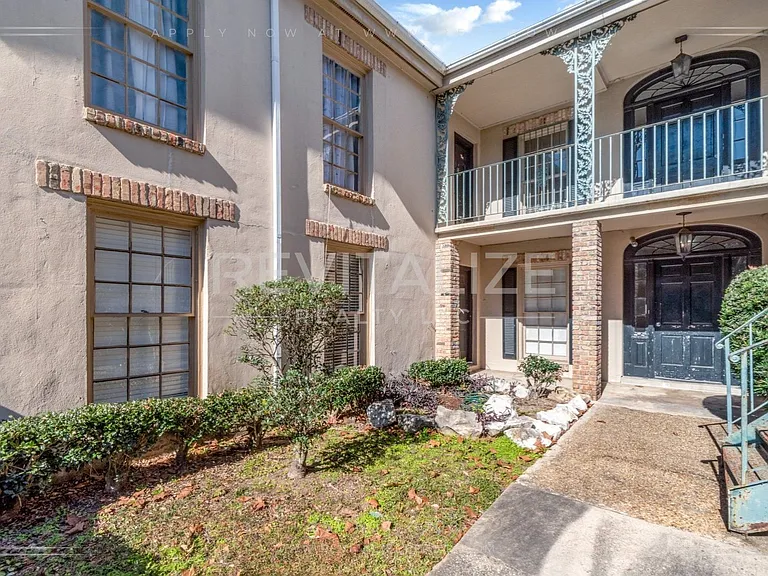 1504 Dauphin St #6 — Photo 4