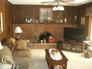 3rd image of 3567 N Shore Dr