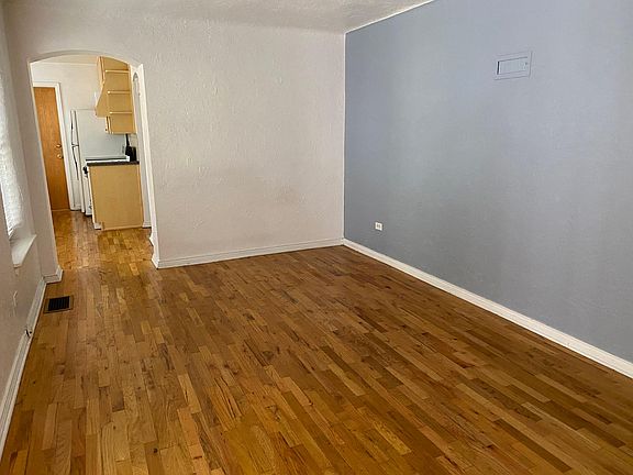 4th image of 127 N Pearl St #2