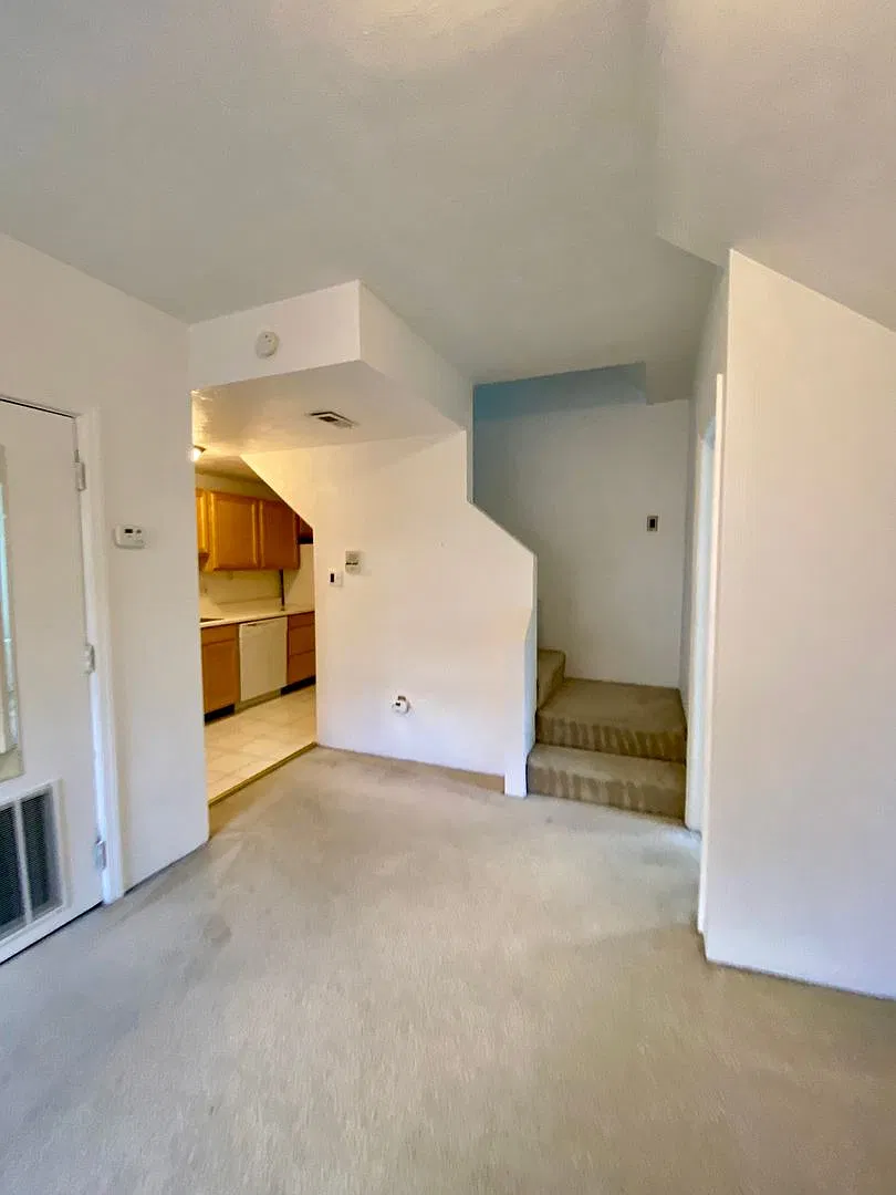 Bartlett — Photo 2