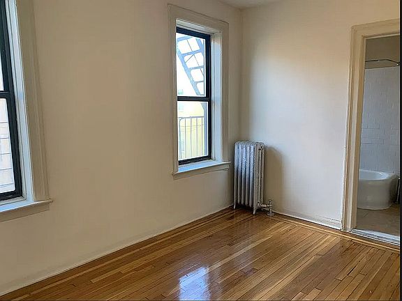 3rd image of 3230 Steuben Ave #B1