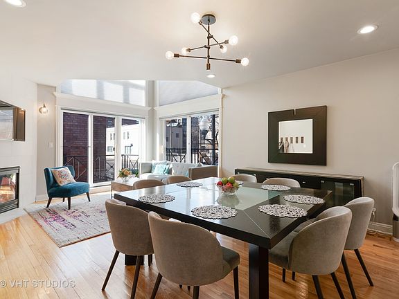 3rd image of 958 N Wolcott Ave #2