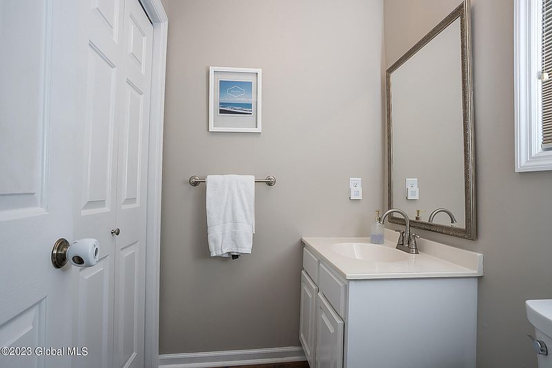 4th image of 123 Marsdale Court