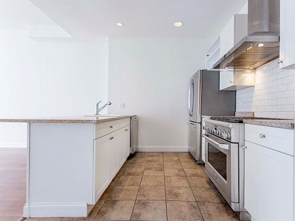 5th image of 260 S 11th St #0r07eyymr