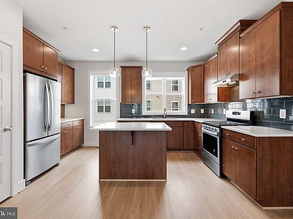 2nd image of 12626 Layhill Rd