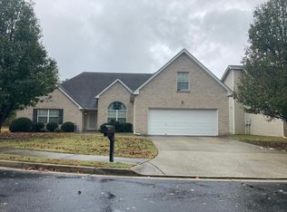 378 Kentwood Springs Dr, Hampton, GA 30228