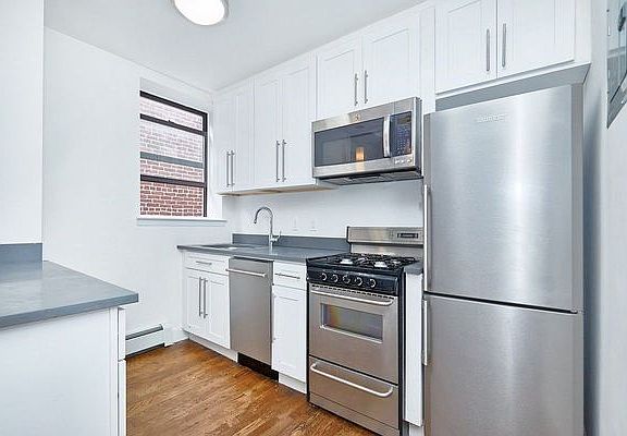 3rd image of 315 W 113th St APT 6C