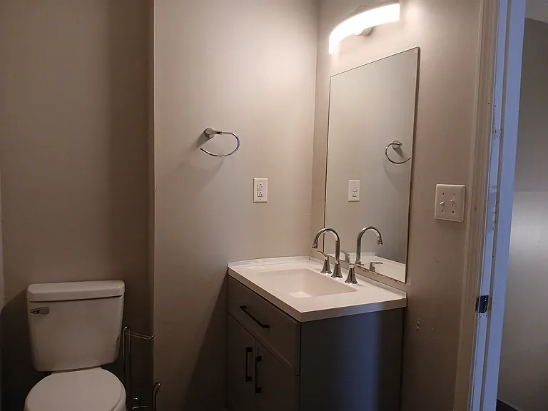 107 Kingsbury Ct #B — Photo 13
