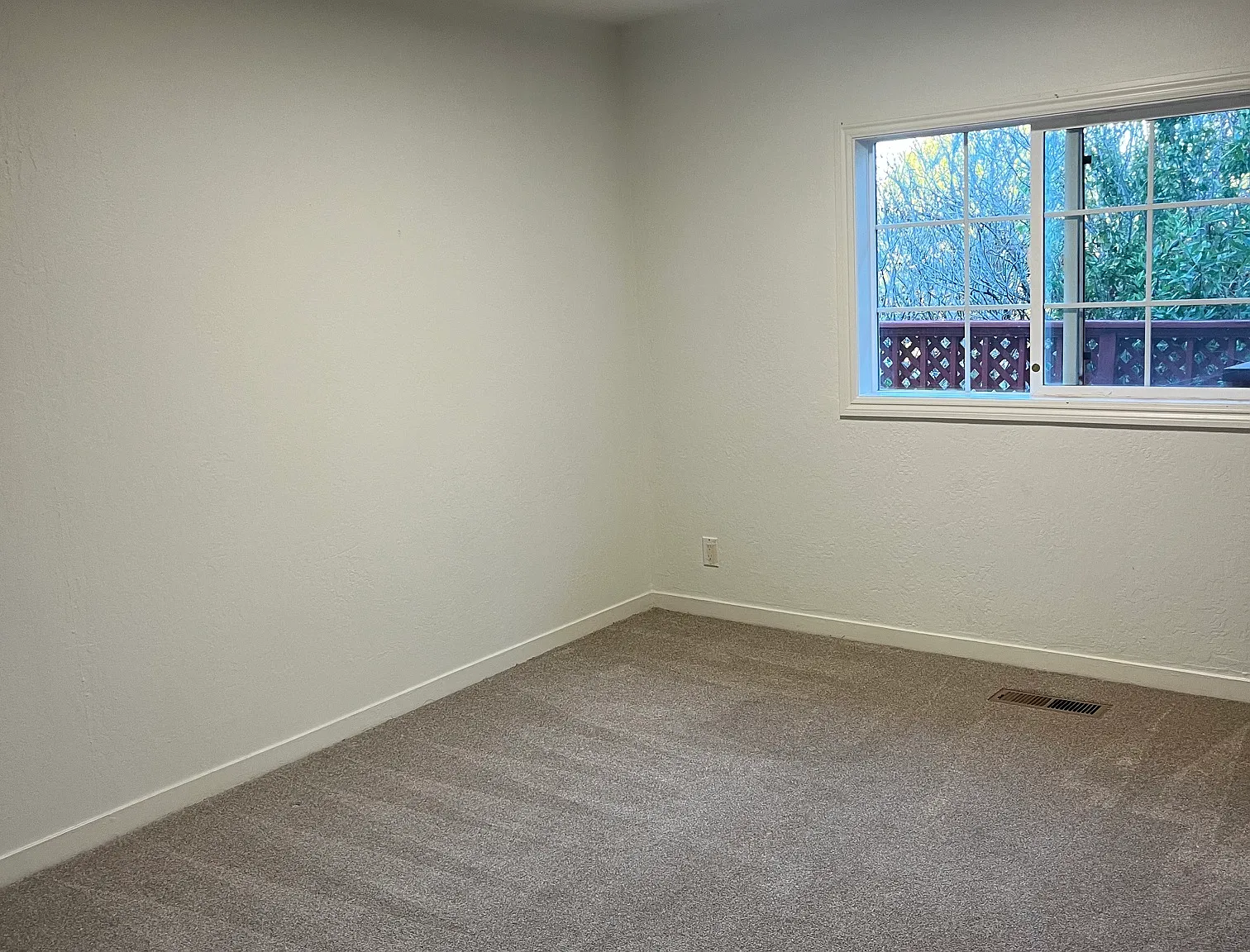 3 bed, 1940 sqft, $6,800 — Photo 3