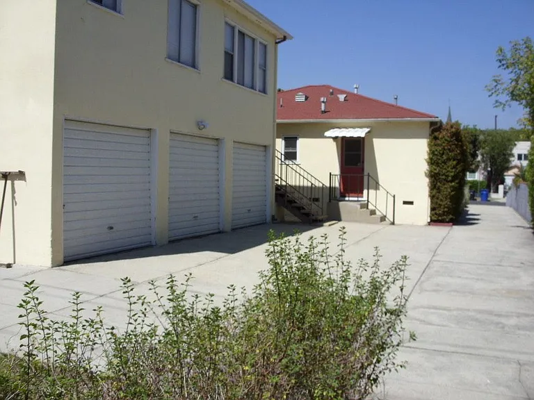 3362 Atwater Ave — Photo 29