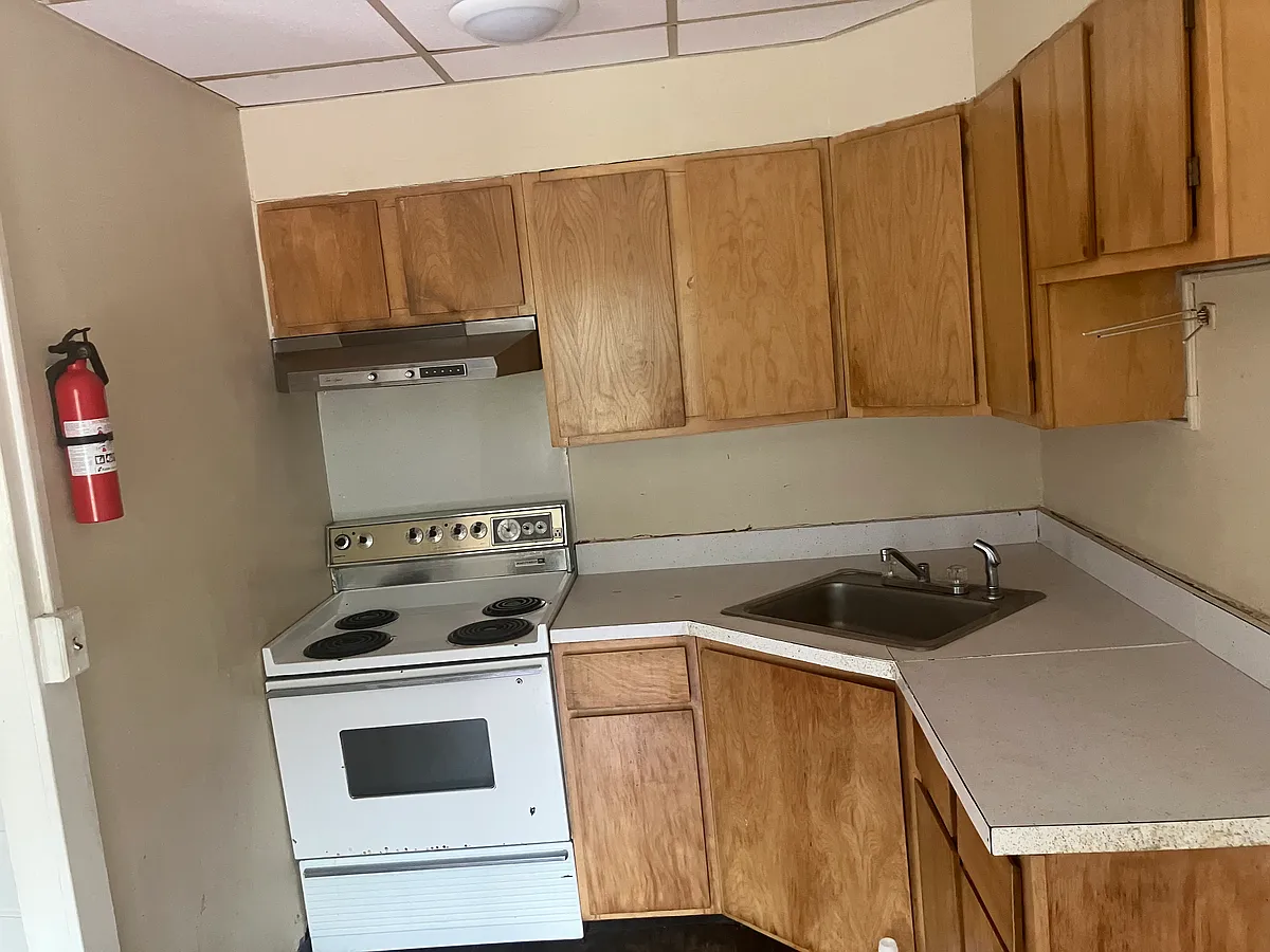 Kitchen - 24 Main St #3C