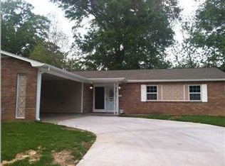 570 Heatherwood Dr, Jackson, MS 39212