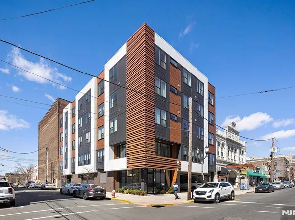 6401 Park Avenue image 1 of 27