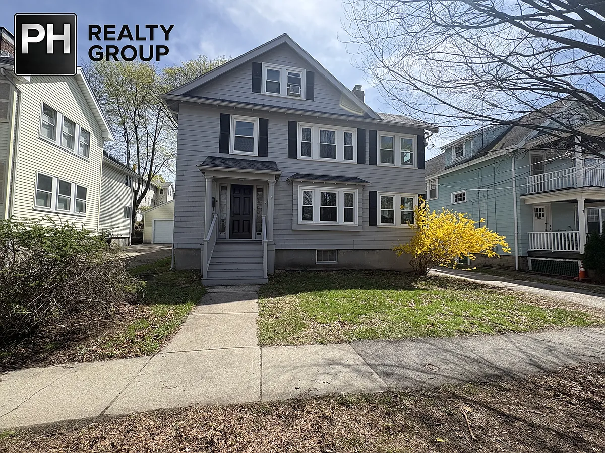Building Photo - 11 Channing Rd #2
