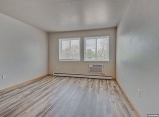 1645 Rainbow Dr #14, Oshkosh, WI 54902