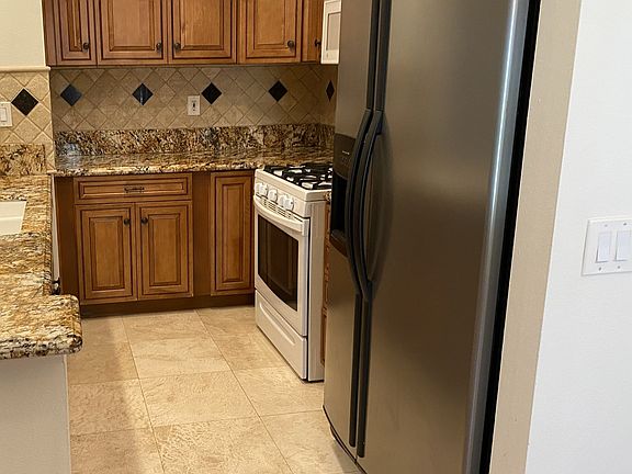 4th image of 24352 Berrendo APT 1