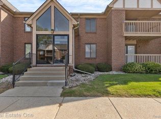 45206 Fryer Dr, Macomb, MI 48044