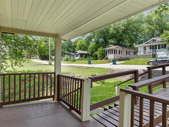 4th image of 2739 Sanford Ave