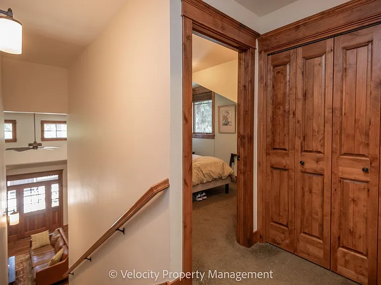 1374 NW Kingston Ave — Photo 32