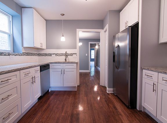 4th image of 3735 W Eastwood Ave #2