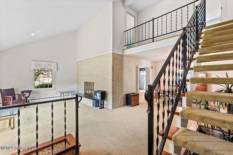 4th image of 14 Huckleberry Drive