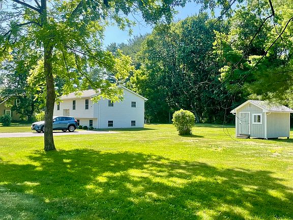 3rd image of 4 Elm Ct