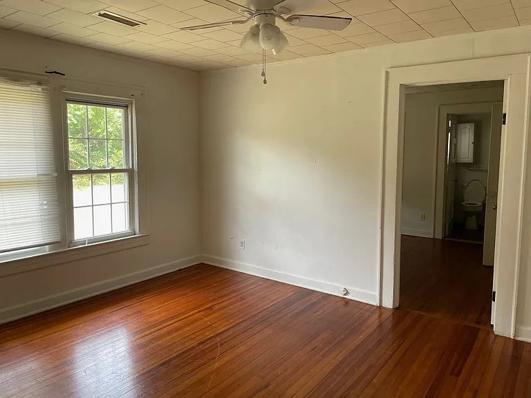 525 & B Weaver Ave #A — Photo 11