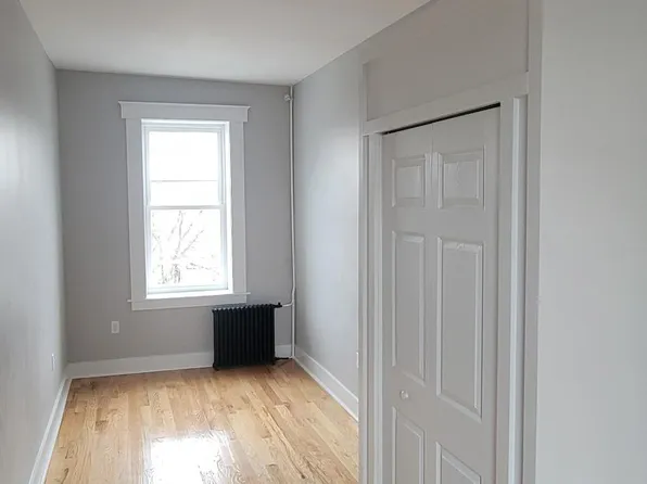 284 3rd Street image 10 of 17