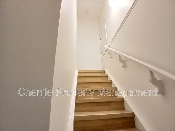 1958 209th St NW #&-1938, Edmonton, AB T6M 1R5